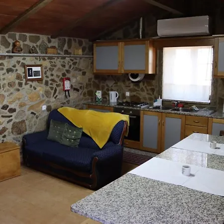 Accommodation, Serra Da Estrela - Casa Cabeco Do Barragao * Fundao